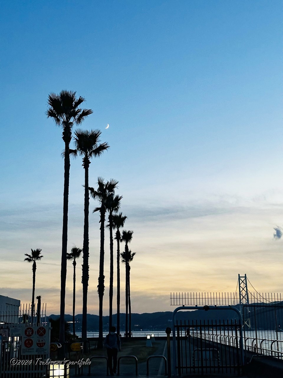 今日のお月さまもこんな感じかも。 iphone 14 pro (2022/11/27)