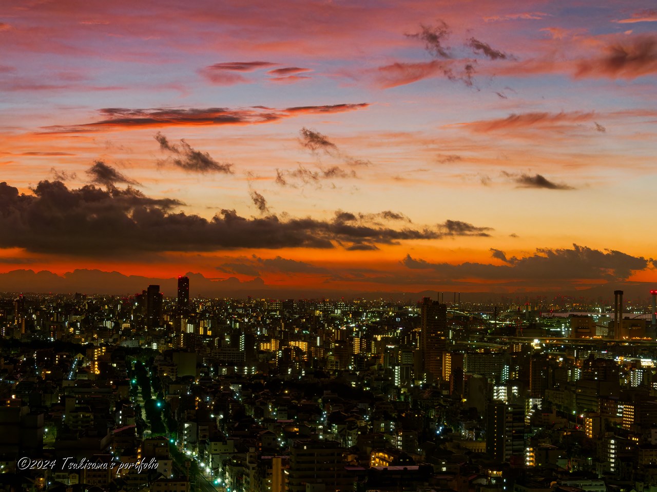 夜明けを見たのは(かなり)久しぶり。写真に撮ったのも(かなり)久しぶり。OLYMPUS OM-D E-M1 MarkIII + M.ZUIKO DIGITAL ED 40-150mm F4.0 PRO