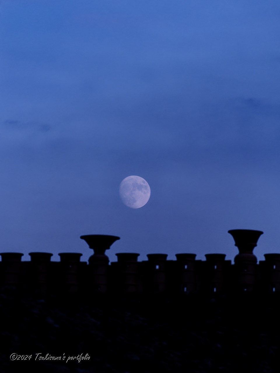 まだ満月ではありませんが、もういいよ、ということで撮らせてくれました。OLYMPUS OM-D E-M1 MarkIII + M.ZUIKO DIGITAL ED 40-150mm F4.0 PRO (2023/9/27)