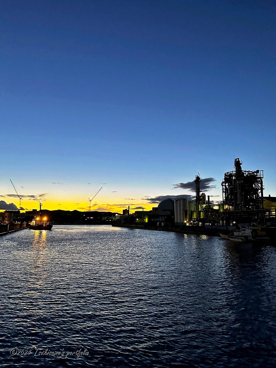 夕焼けには遅く、夜景には早かった。iphone 14 pro