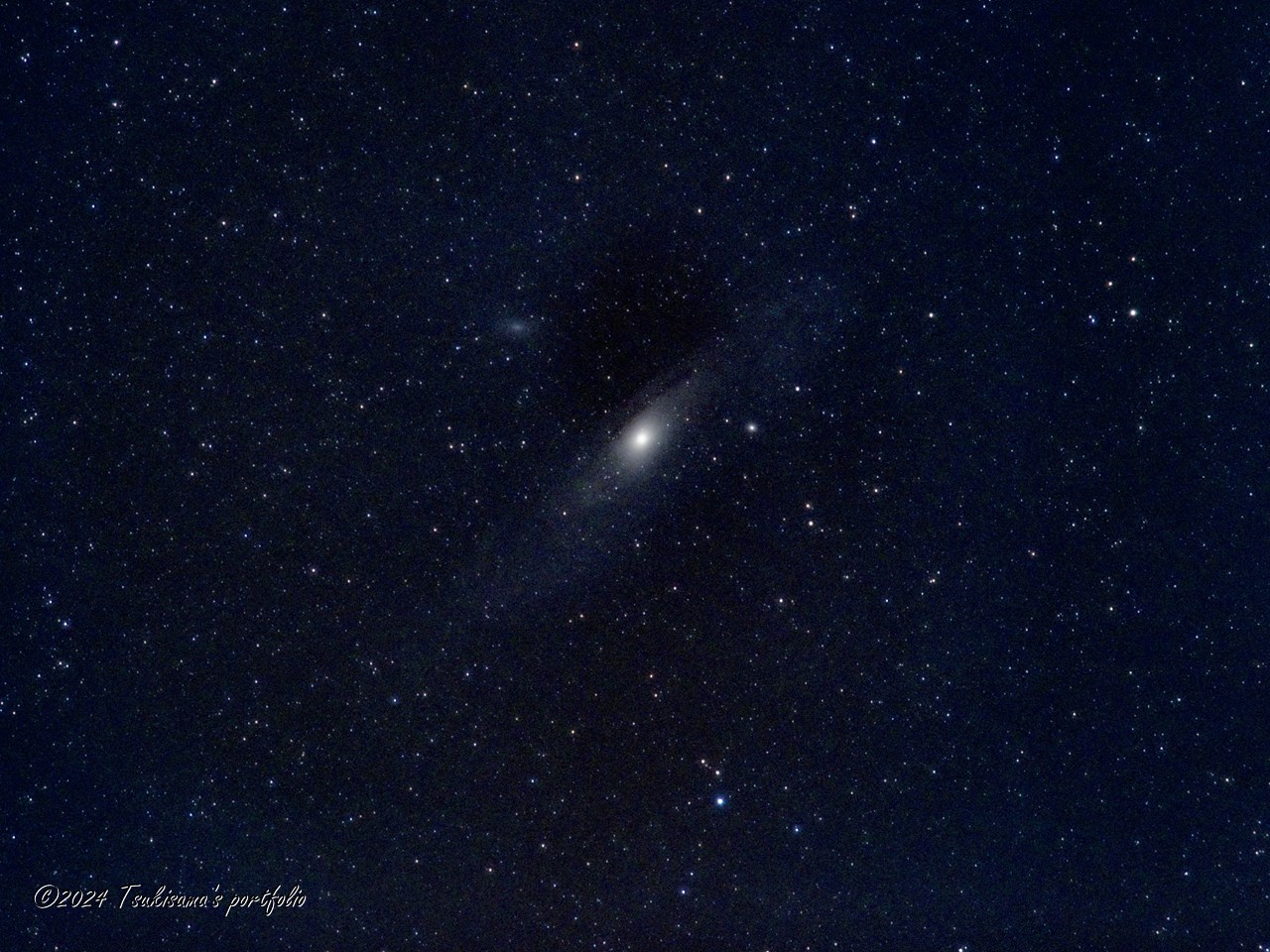 アンドロメダ大星雲改めアンドロメダ銀河。OLYMPUS OM-D E-M1 MarkIII + M.ZUIKO DIGITAL ED 40-150mm F4.0 PRO