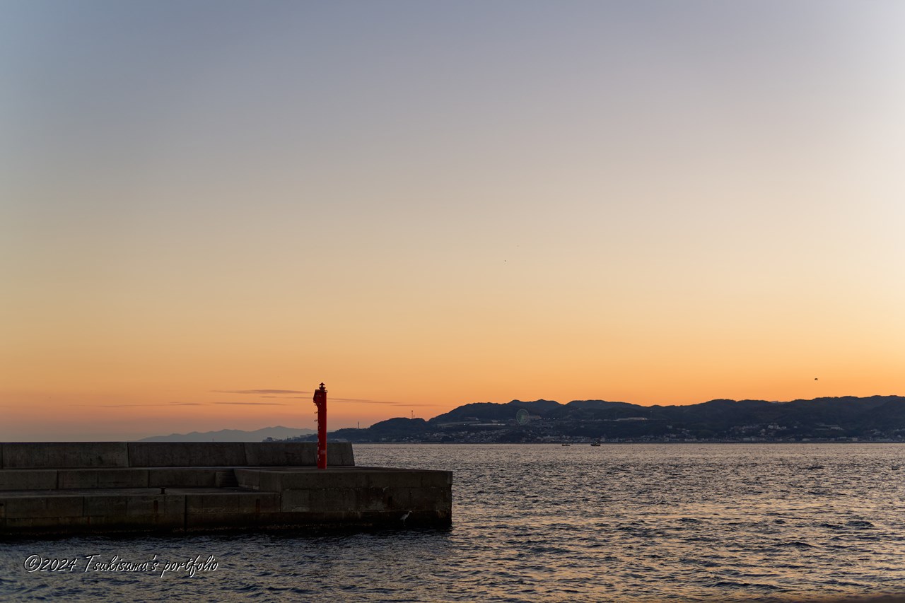 灯台には夕日が似合うと思う。 SONY α99II + SONY Planar T＊ 50mm F1.4 ZA SSM