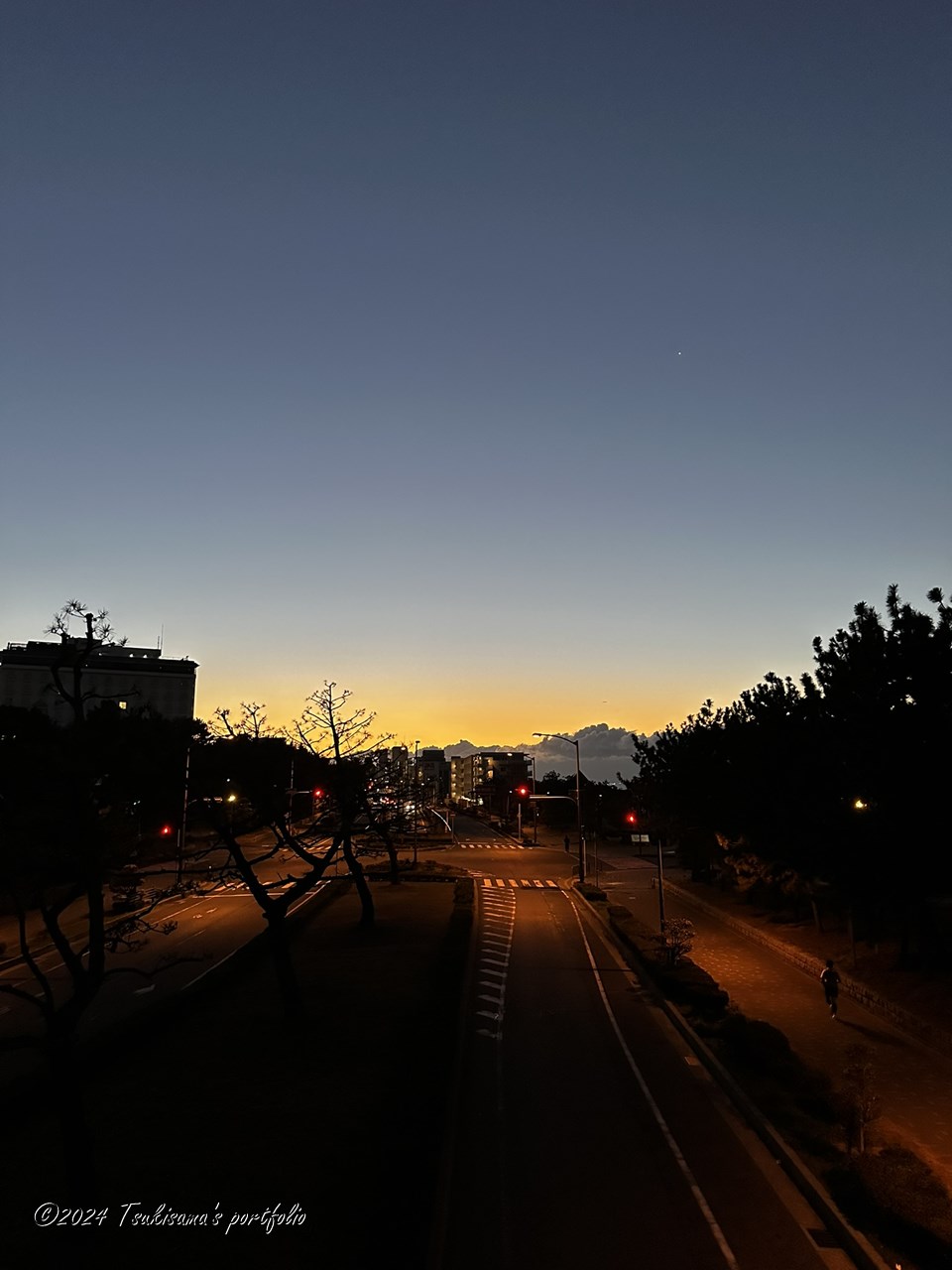 早朝の街並は静かで綺麗だと思いました。 iphone 14 pro