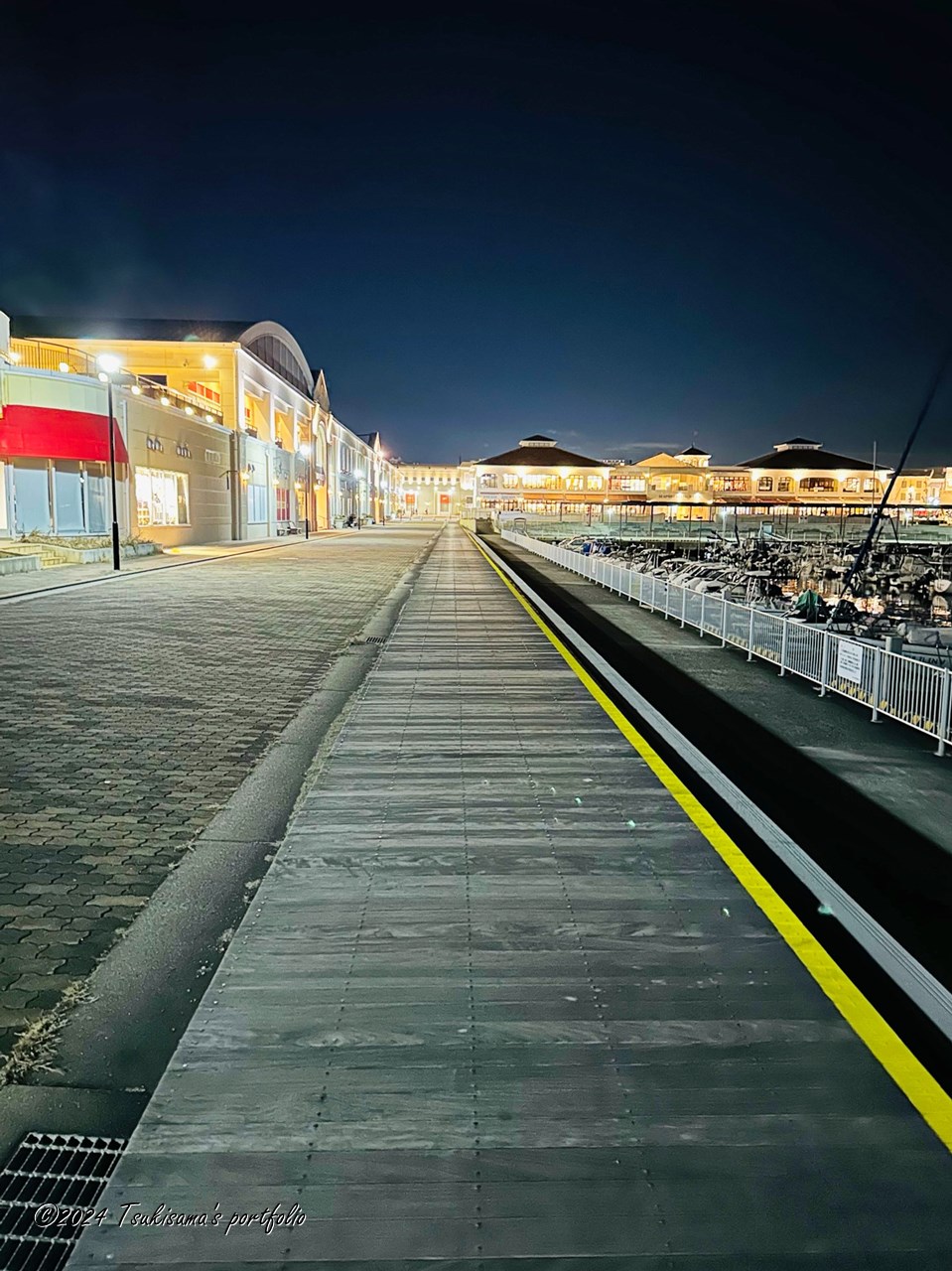 部屋の片づけしてたら終わった一日でした。 写真はちょうど去年の今日のマリンピア神戸。まだ営業してました。 今年は本当に時間の経過が早いです。 iphone 14 pro