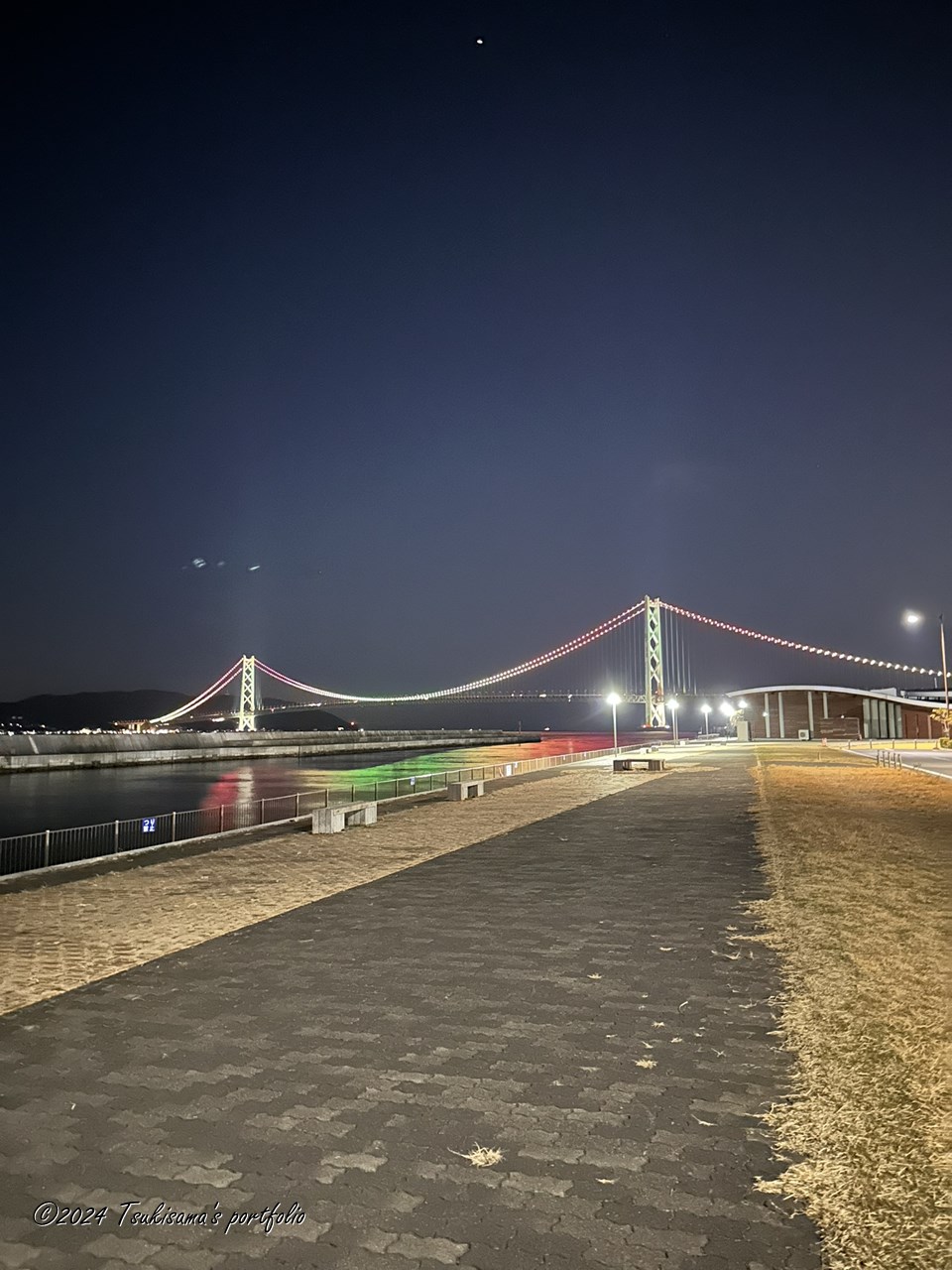 久しぶりに見たレインボーのライトアップ。 iphone 14 pro