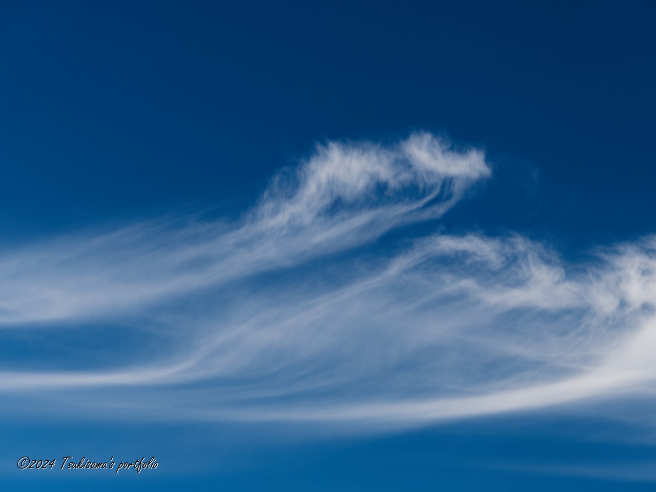 OLYMPUS OM-D E-M1 + M.ZUIKO DIGITAL ED 40-150mm F4.0 PRO 雲の波