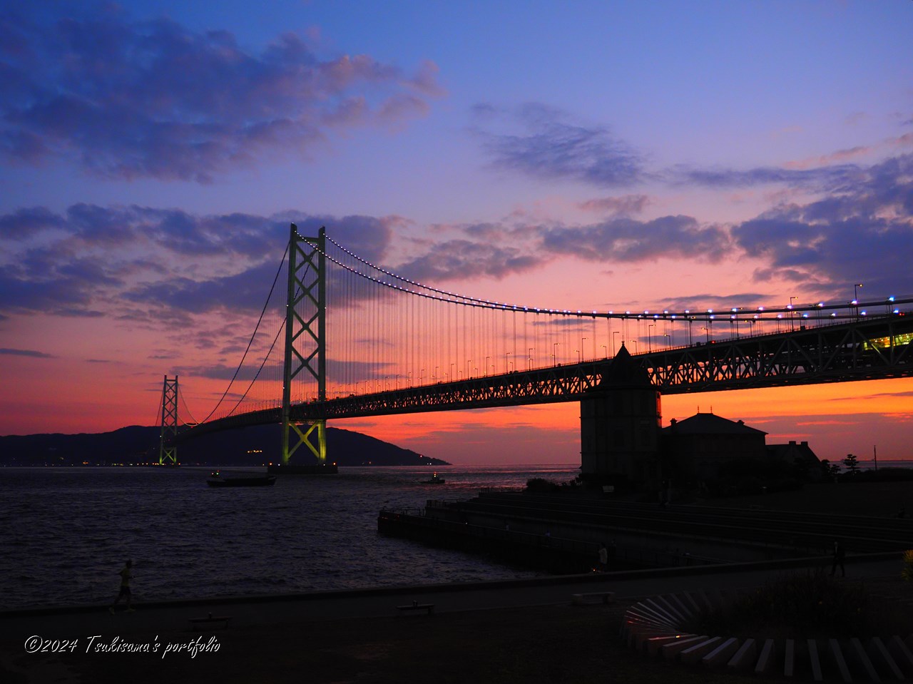夕暮れの明石海峡大橋 OLYMPUS OM-D E-M1 MarkIII + MMF-3 + ZUIKO DIGITAL ED 14-35mm F2.0 SWD