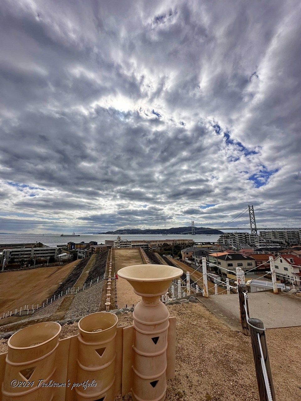 古墳にのぼってみました。 曇りでしたが予想より眺めが良くスッキリしました。 iphone 14 pro