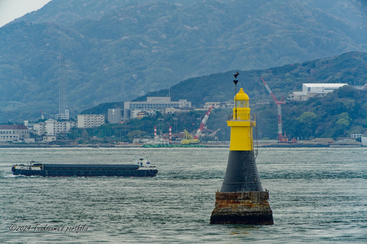 131年目のリアル。 SONY α99II + SONY 70-400mm F4-5.6 G SSM II + Kenko 2倍 テレプラス MC7 DGX　神戸市沖合にある平磯灯標