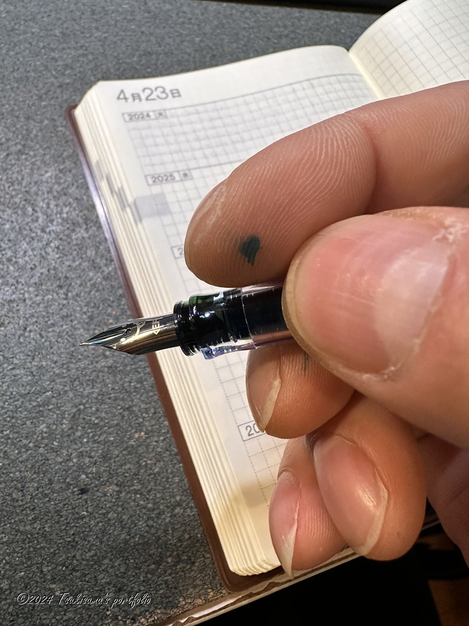 何度もやってるのに、いまだにインク充填時にはこうなります。 iphone 14 pro