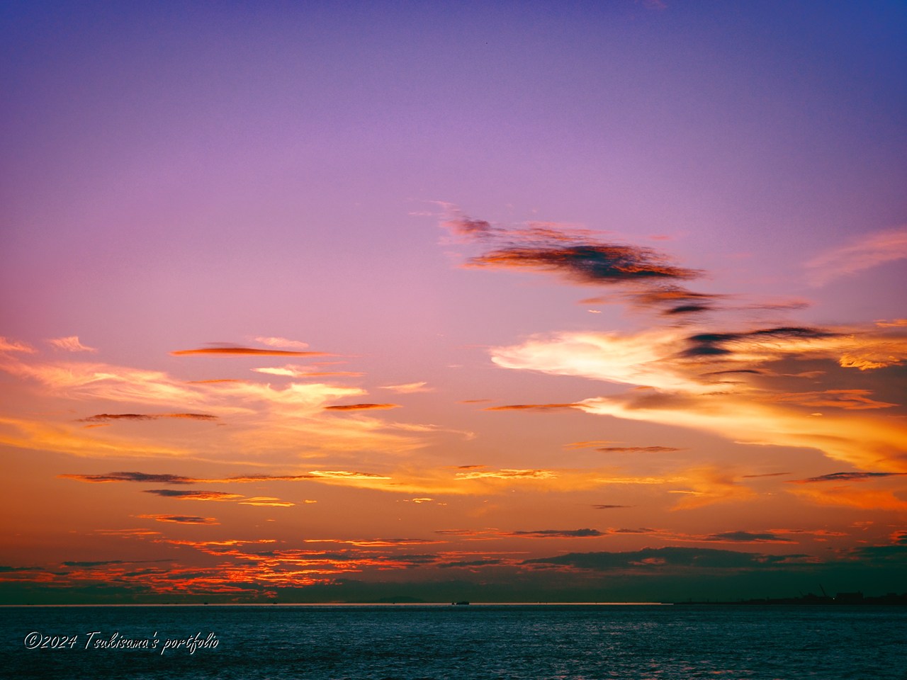 夕日には間に合いませんでしたが、余韻がいい感じに見えました。 OLYMPUS OM-D E-M1 MarkIII + M.ZUIKO DIGITAL ED 12-100mm F4.0 IS PRO