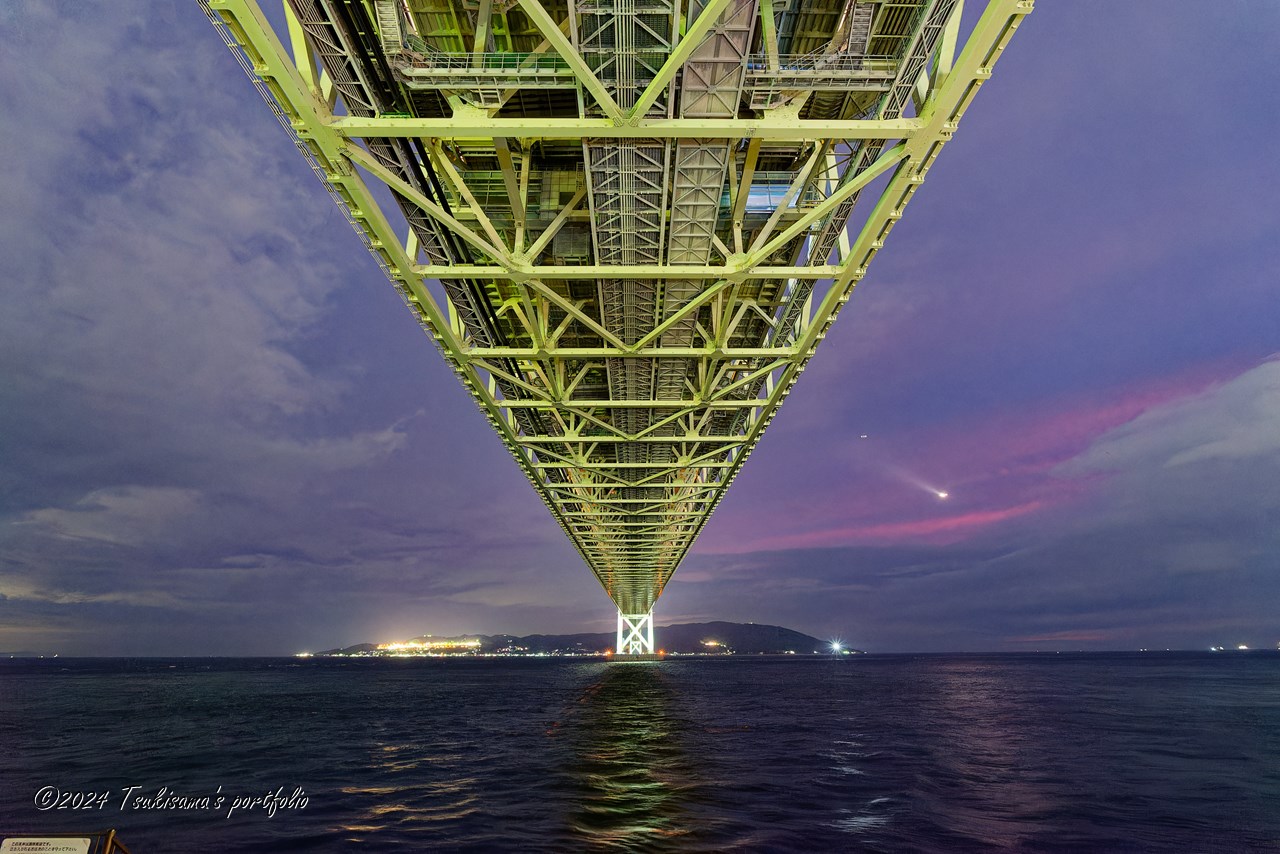 SONY α7SII + Vario-Tessar T* FE 16-35mm F4 ZA OSS 明石海峡大橋の真下から淡路島方面を見る夜景