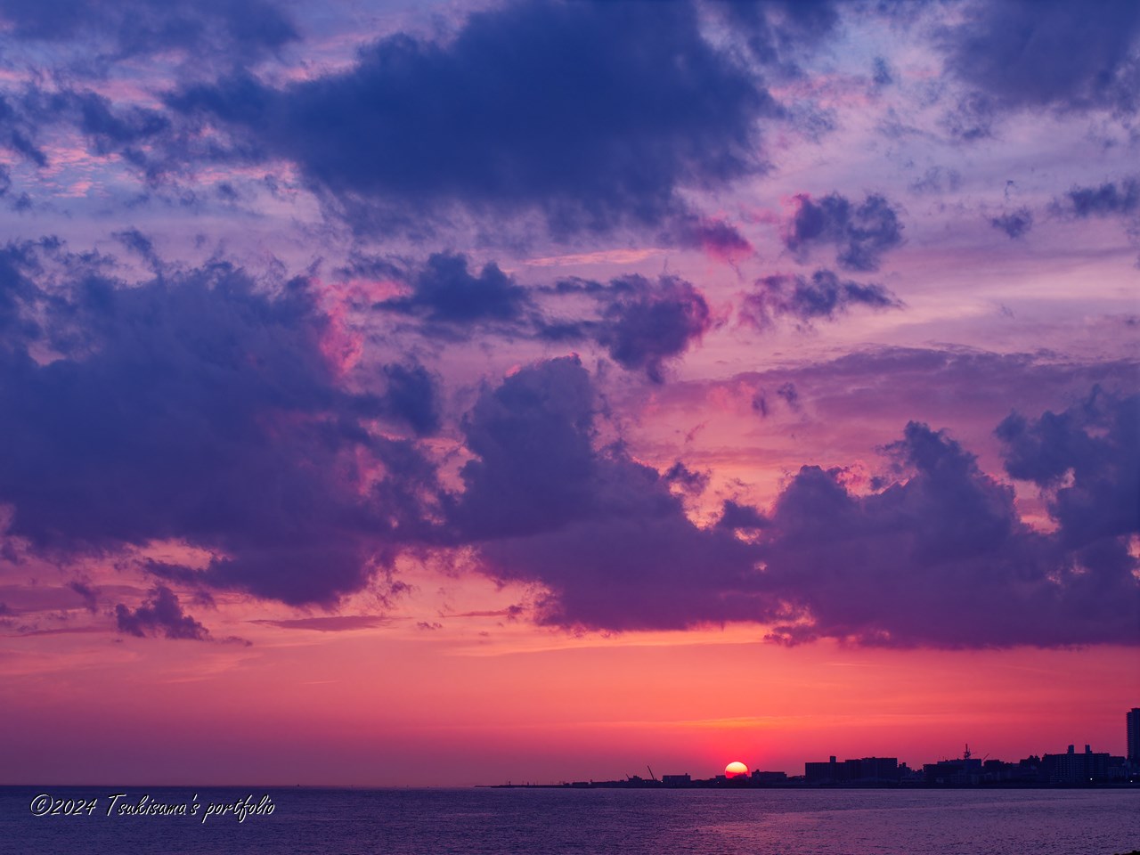 OLYMPUS OM-D E-M1 + MMF-3 + ZUIKO DIGITAL ED 14-35mm F2.0 SWD 夕焼け