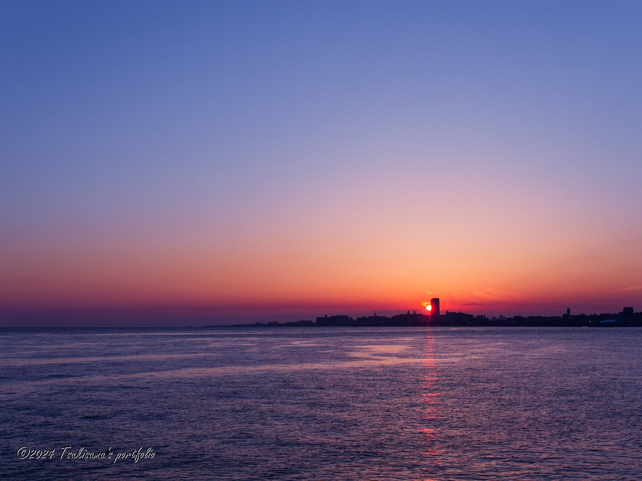 OLYMPUS OM-D E-M1 + MMF-3 + ZUIKO DIGITAL ED 14-35mm F2.0 SWD 夕焼け