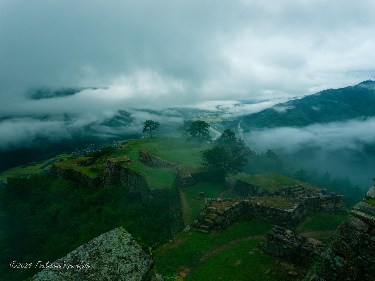 天空の城 竹田城跡 OLYMPUS E-5 + ZUIKO DIGITAL ED 7-14mm F4