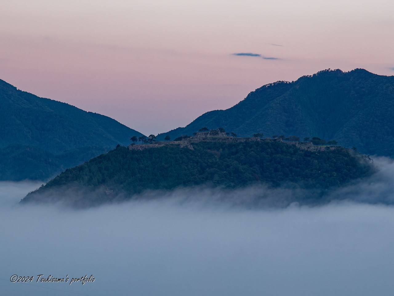 天空の城 竹田城跡 OLYMPUS E-5 + ZUIKO DIGITAL 14-54mm F2.8-3.5