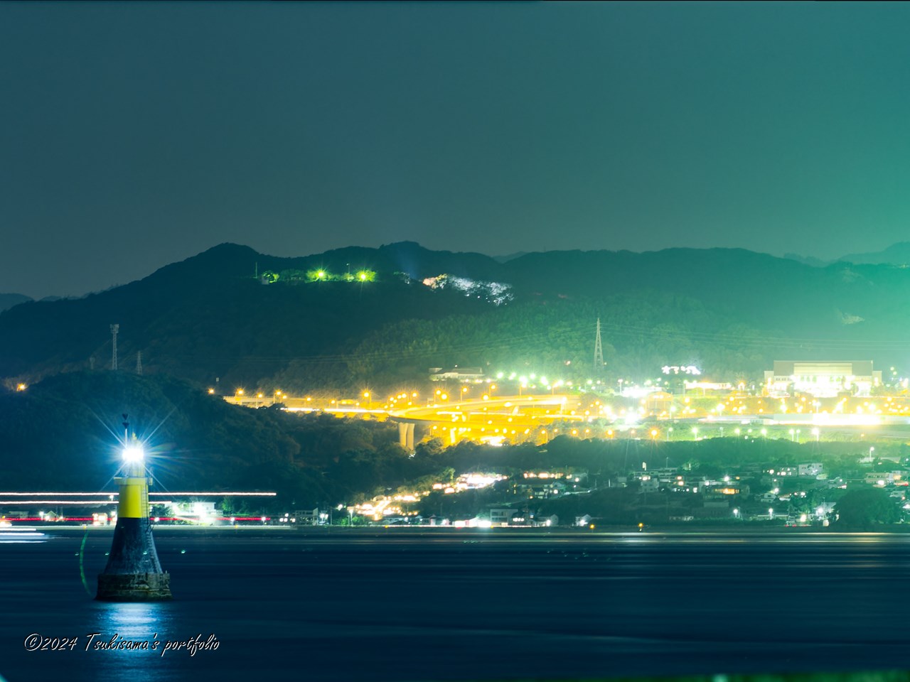 淡路島の夜景と平磯灯標　OLYMPUS OM-D E-M1 MarkIII + M.ZUIKO DIGITAL ED 40-150mm F4.0 PRO