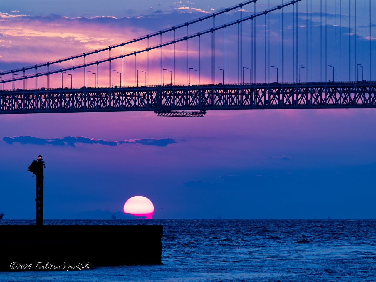 OLYMPUS OM-D E-M1 + M.ZUIKO DIGITAL ED 40-150mm F4.0 PRO 明石海峡大橋と夕日